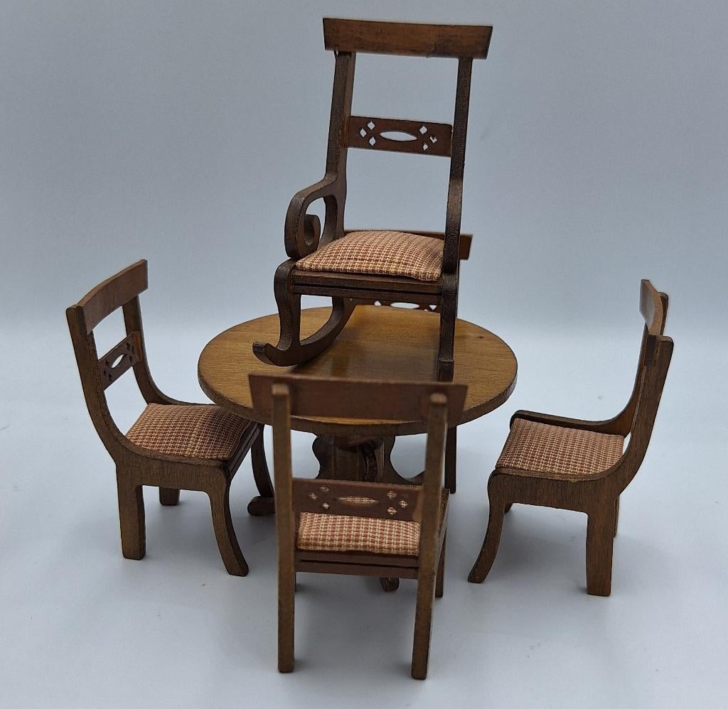 Shackman ronde eettafel met stoelen voor het poppenhuis, Ophalen of Verzenden, Zo goed als nieuw, Poppenhuis