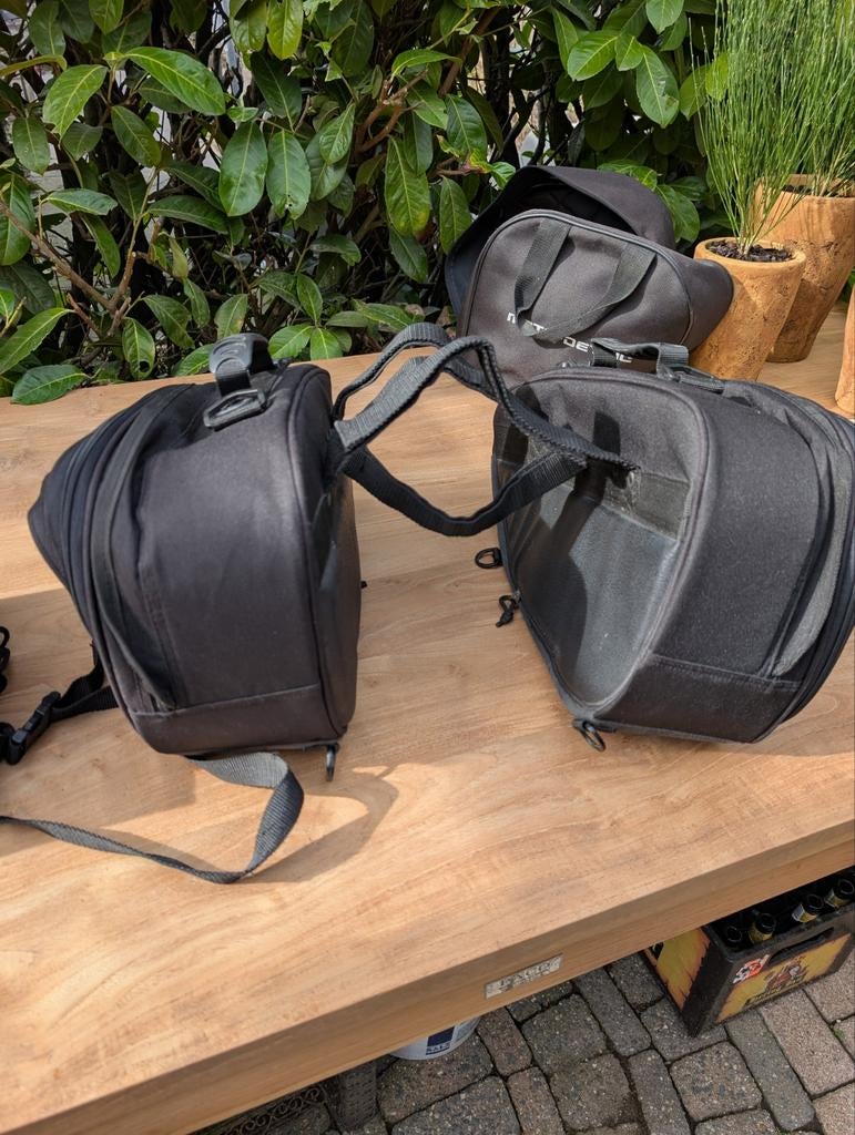 Vanucci zadeltassen en tanktas met hoezen, Ophalen of Verzenden, Gebruikt