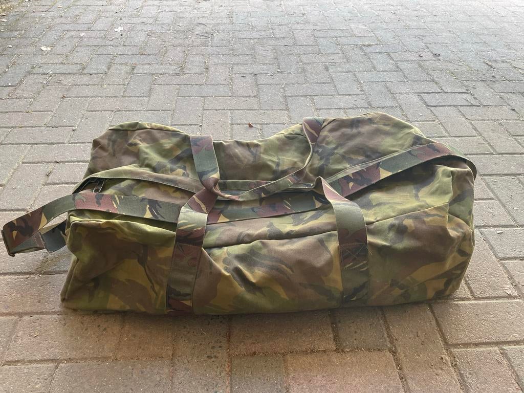 Stevige waterdichte camouflage reistas, Gebruikt, 20 tot 30 cm, Ophalen of Verzenden, 60 tot 80 cm