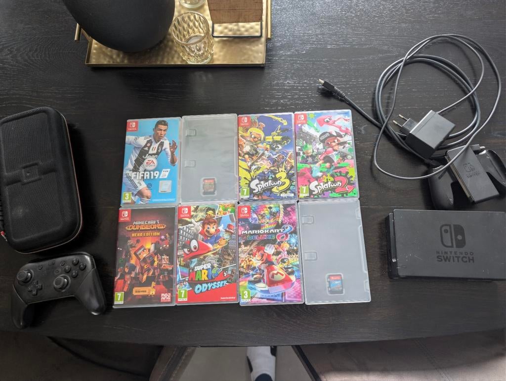 Nintendo Switch set, Spelcomputers en Games, Spelcomputers | Nintendo Switch, Ophalen, Zo goed als nieuw, Met 3 controllers of meer