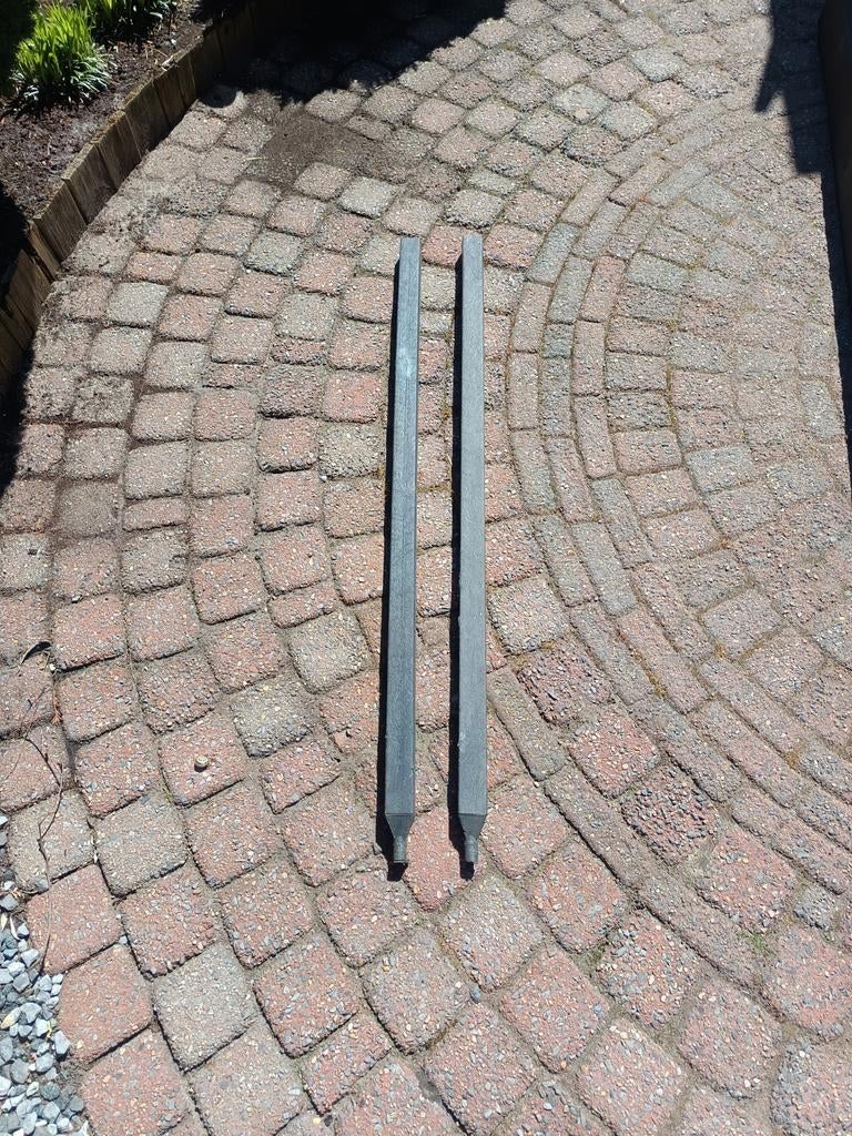 Twee hardhouten palen voor diverse toepassingen, Gebruikt, Palen, Ophalen of Verzenden, Hardhout