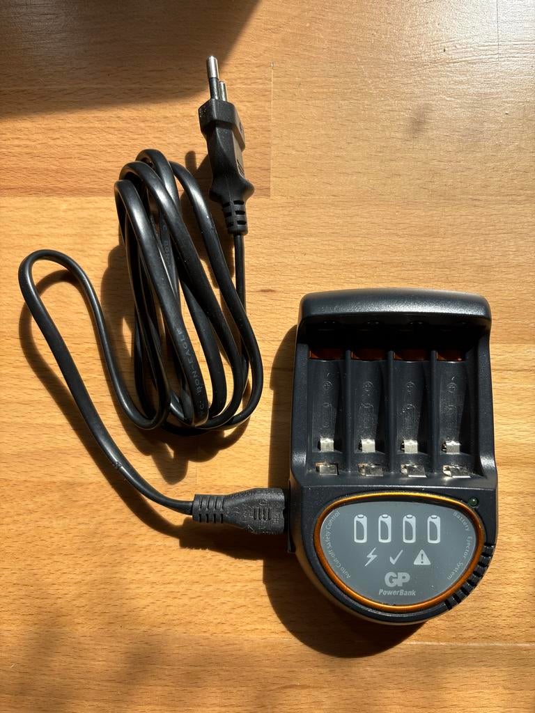 GP PowerBank H500 Batterijlader voor AA/AAA NiMH, Ophalen of Verzenden, Gebruikt