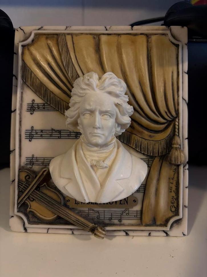 Beethoven Buste Beeldje met Muzieknoten en Viool, Verzamelen, Beelden en Beeldjes, Zo goed als nieuw, Mens, Ophalen of Verzenden