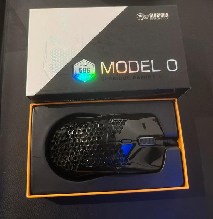 Glorious Gaming Model O, Computers en Software, Muizen, Zo goed als nieuw, Rechtshandig, Ophalen