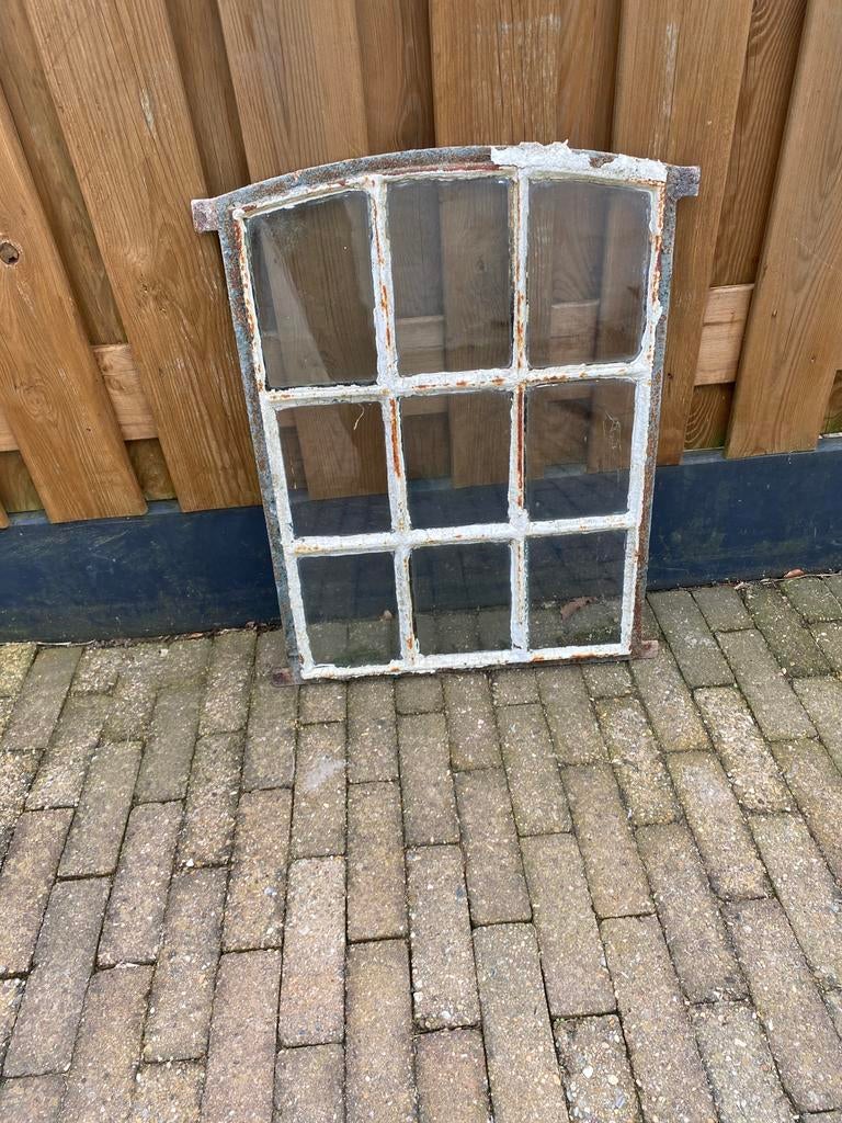 Antiek boerdrijraam stalraam (volledig intact), Doe-het-zelf en Verbouw, Glas en Ramen, Gevelraam of Ruit, Gebruikt, Minder dan 80 cm