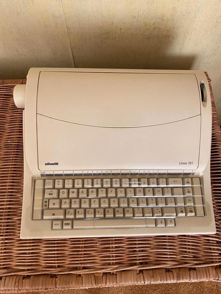 Typemachine olivetti 101, Diversen, Typemachines, Nieuw, Ophalen