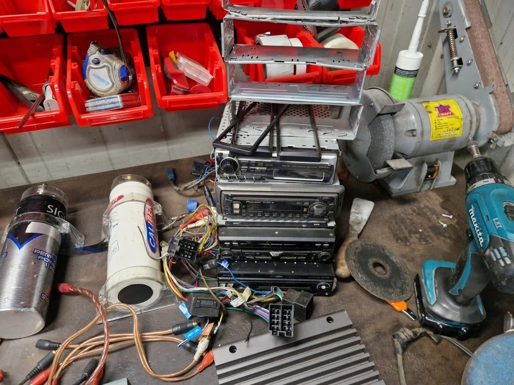 opruiming auto radio's en versterkers enz enz, Ophalen of Verzenden