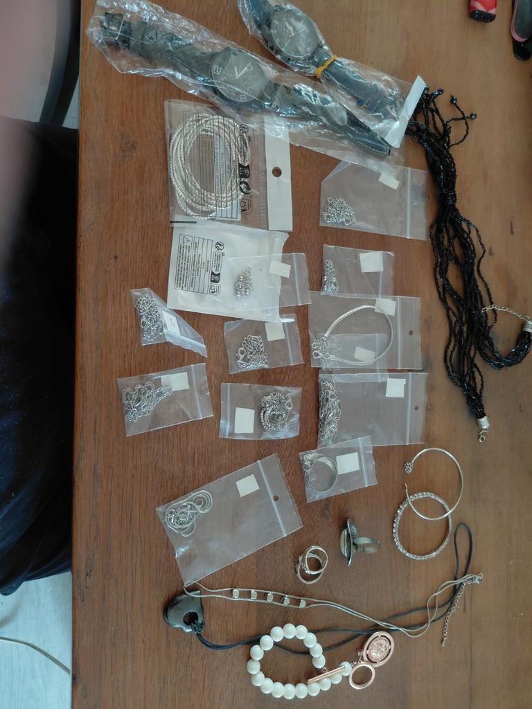 Partijtje sieraden, Ophalen, Nieuw