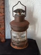 Fles in vorm v stormlamp ,windlicht sleets,stoer brocante, Ophalen of Verzenden