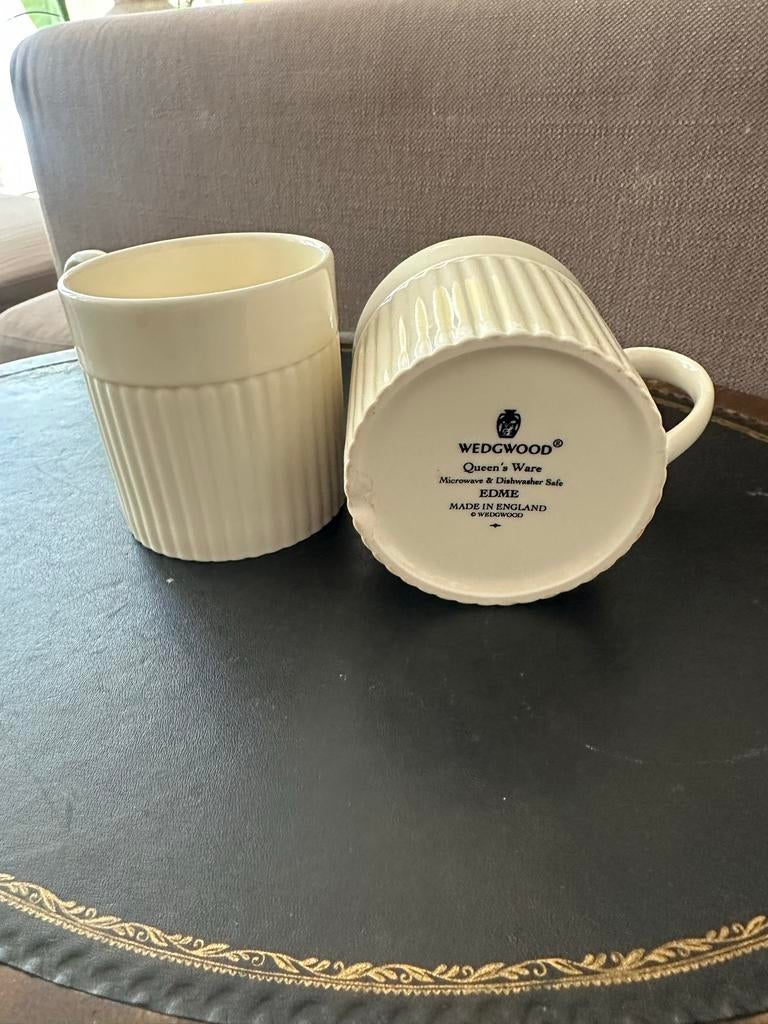 Wedgwood Queen's Ware Edme Mokken - Set van 2, Ophalen of Verzenden, Zo goed als nieuw, Wedgwood, Kop(pen) en/of Schotel(s)