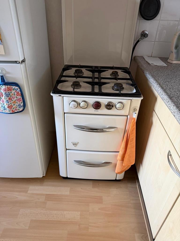 Vintage fornuis, creme kleurig op gas., Witgoed en Apparatuur, Fornuizen, Ophalen, Gebruikt, Minder dan 85 cm, 4 kookzones