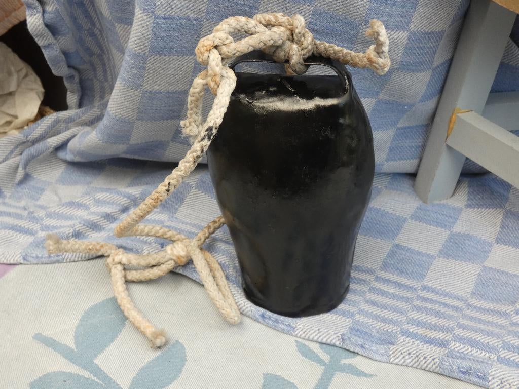 oude bel/ koebel met klepel/ gietenbel, Antiek en Kunst, Curiosa en Brocante, Ophalen of Verzenden