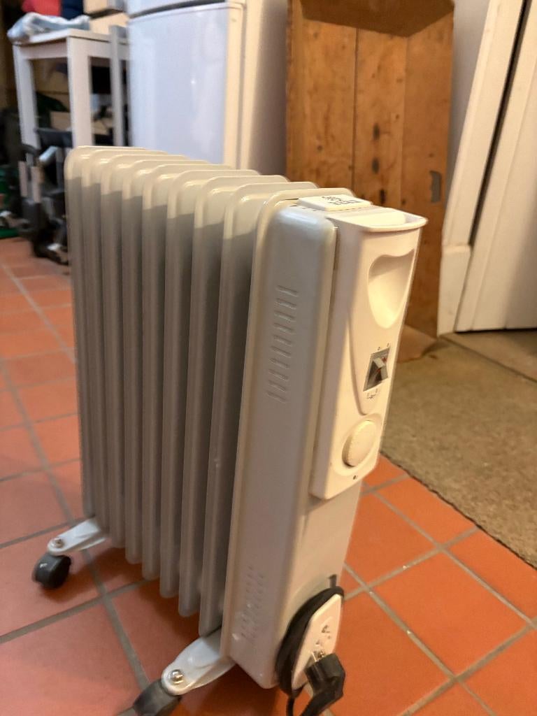 kachel, Huis en Inrichting, Kachels, Ophalen, Oliekachel, Elektrisch, Zo goed als nieuw