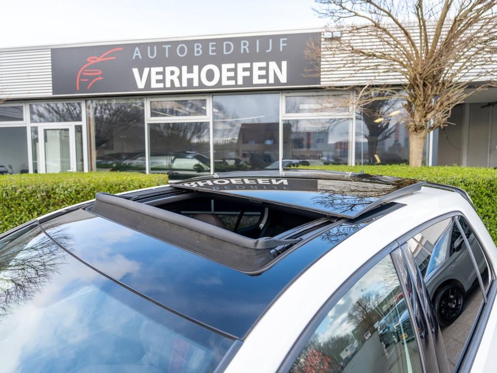 Volkswagen Golf 2.0 TSI GTI TCR - AKRAPOVIC - KEYLESS - PANO, 1330 kg, 15 km/l, Gebruikt, 4 cilinders