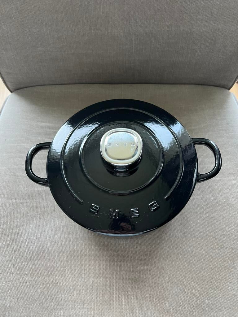 SMEG braadpan geëmailleerd gietijzer, 24cm, 4.2l, nieuw, Gietijzer, Nieuw, Ophalen of Verzenden, Keramische plaat