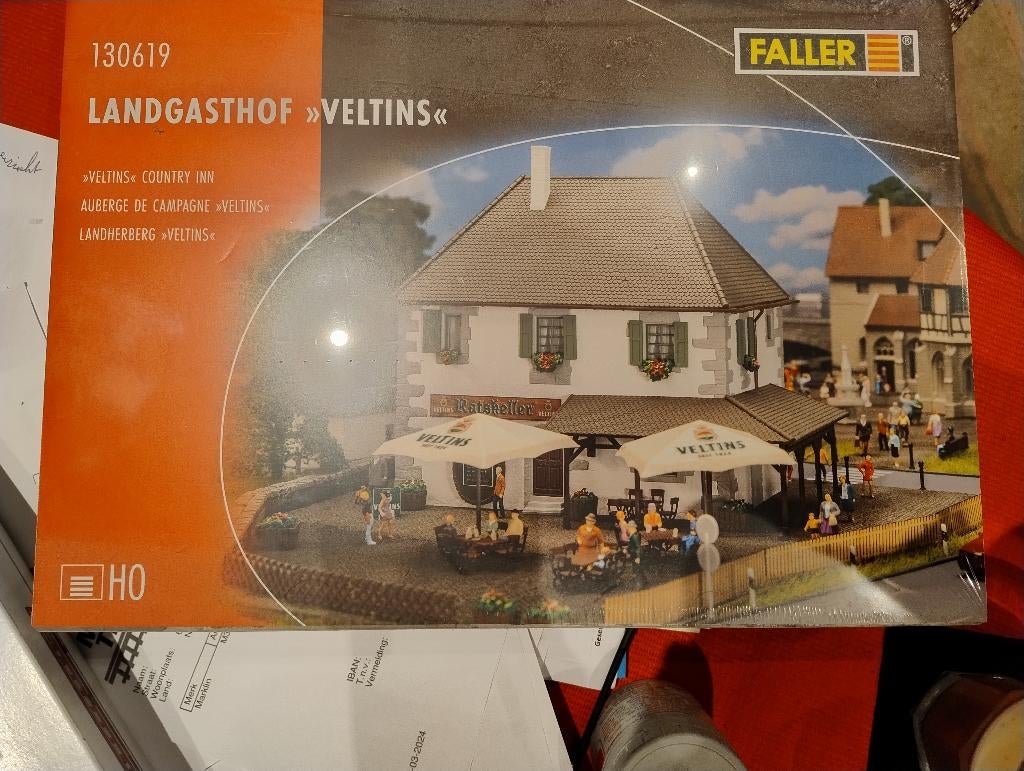 Faller 130619 Landgasthof Veltins H0 nieuw in seal, Gelijkstroom of Wisselstroom, Brug, Tunnel of Gebouw, Nieuw, Ophalen