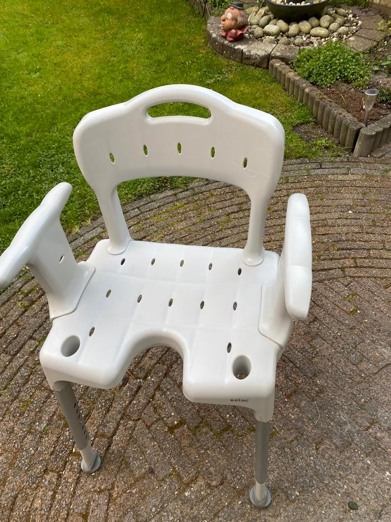 Douchestoel Etac Zwift v. a. € 50,00, Diversen, Verpleegmiddelen, Ophalen, Zo goed als nieuw