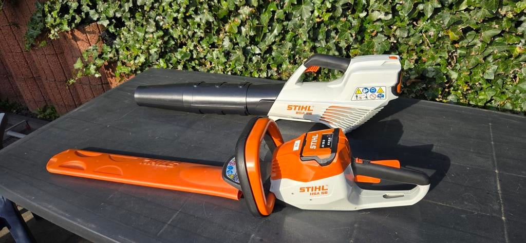 Stihl HSA 56 Heggenschaar en Stihl BGA 56 Bladblazer 2  Accu, Tuin en Terras, Ophalen of Verzenden, Accu