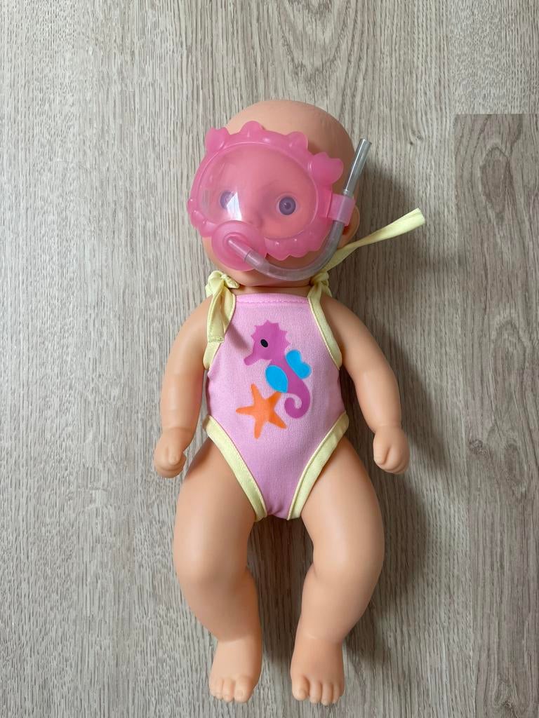 Badpop (Simba) ca 30 cm, Ophalen of Verzenden, Zo goed als nieuw, Babypop