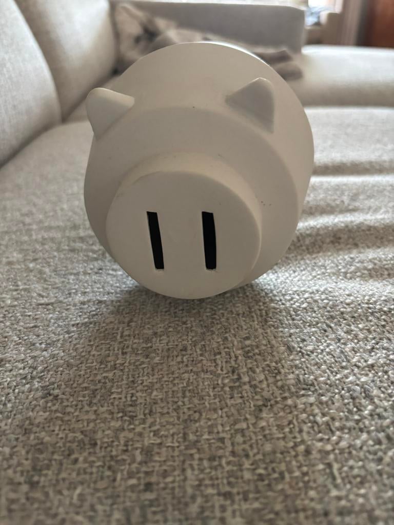 Hella duijs spaarvarken wit, Telecommunicatie, Mobiele telefoons | Telefoon-opladers, Ophalen of Verzenden, Zo goed als nieuw