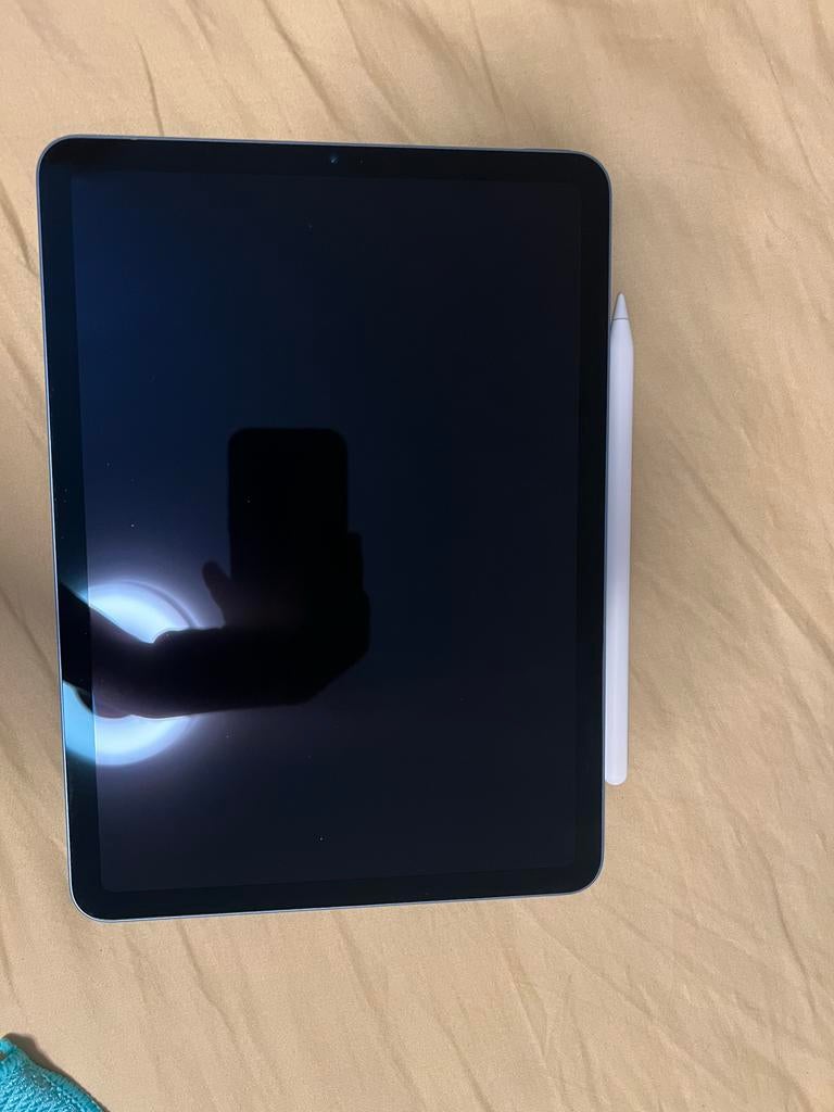 iPad Air 2022 (5e generatie) 256gb - Zo goed als nieuw, Computers en Software, Apple iPads, 10 inch, Blauw, Apple iPad Air, Ophalen of Verzenden