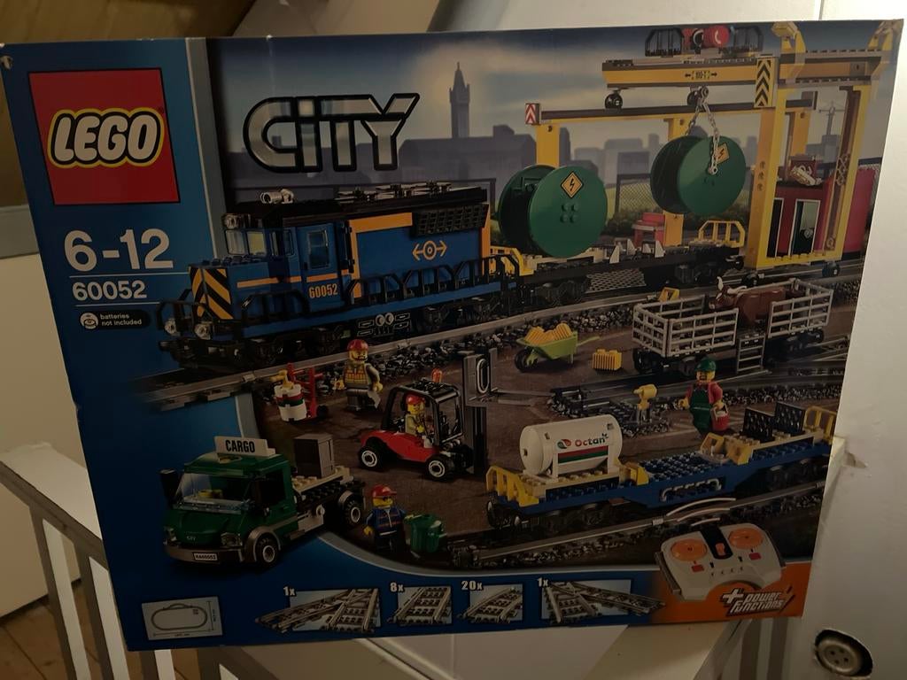 Lego City Trein 60052 - Complete Set, Kinderen en Baby's, Speelgoed | Duplo en Lego, Ophalen of Verzenden, Zo goed als nieuw, Complete set