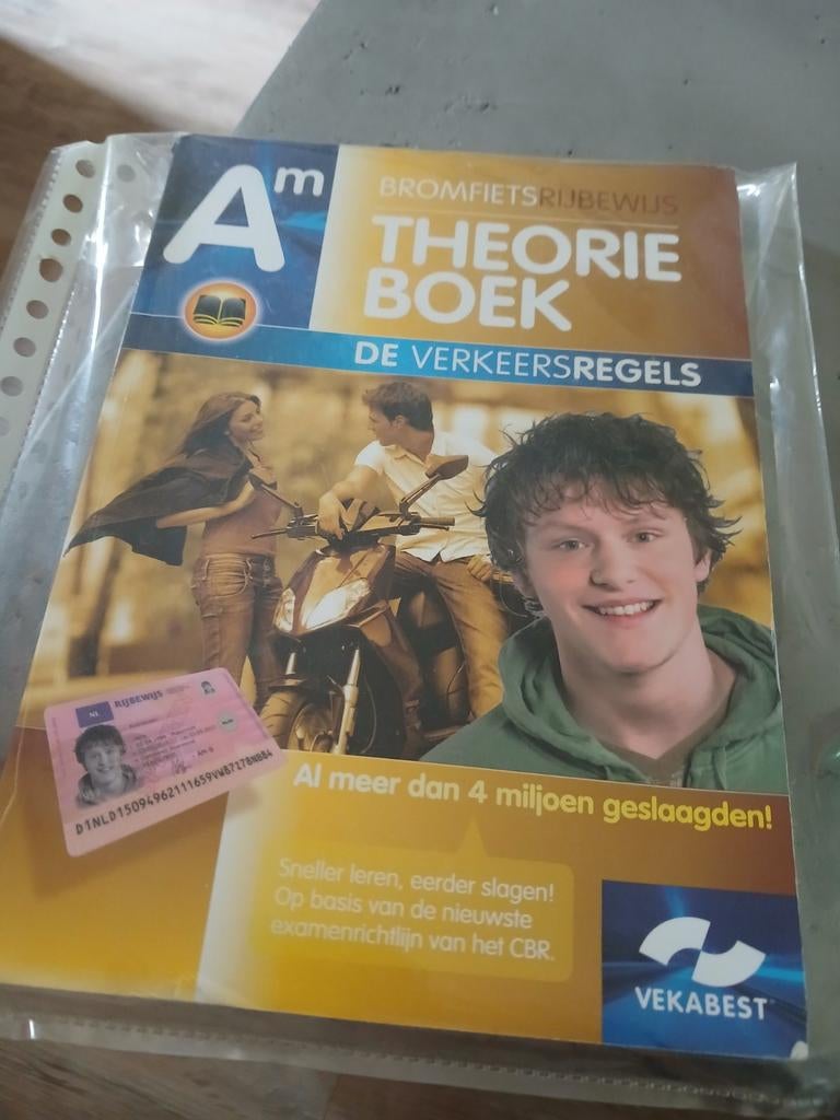 Am theorie boek brommer, Boeken, Motoren, Ophalen of Verzenden, Zo goed als nieuw