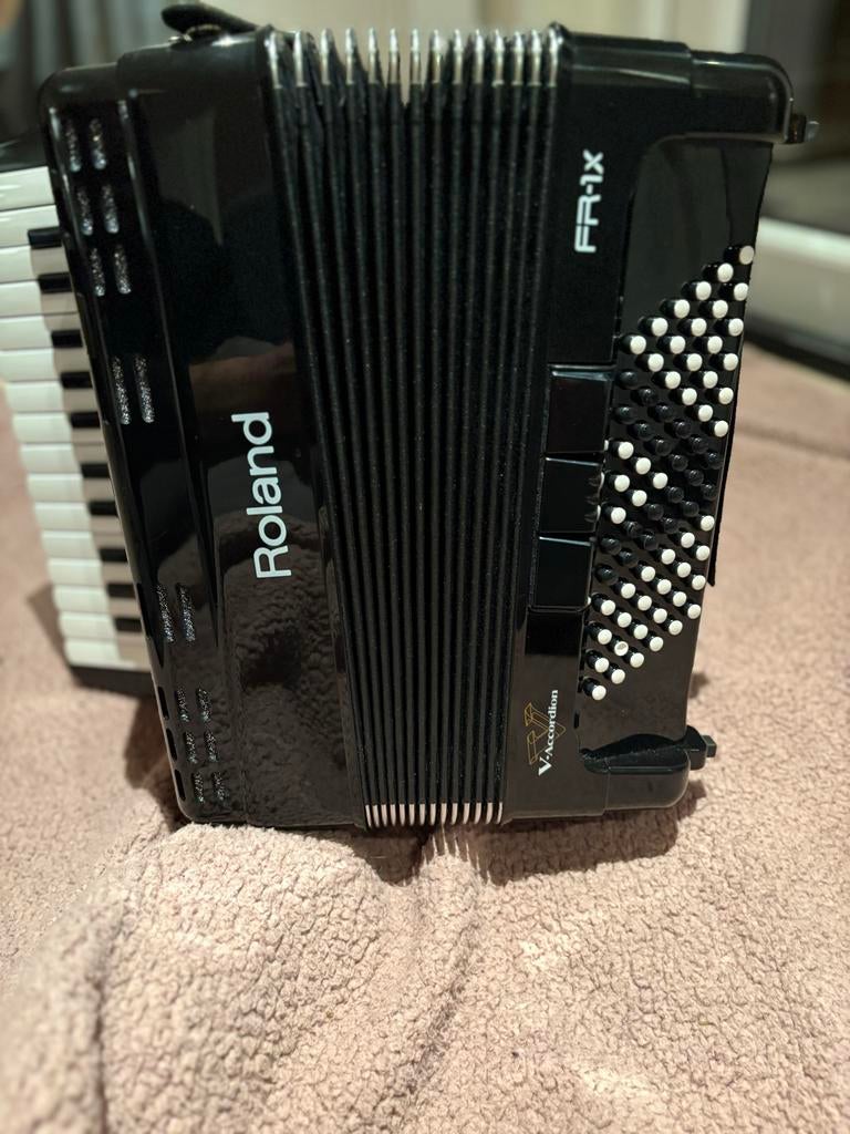 Roland FR-1X V-Accordion - Zo goed als nieuw, Muziek en Instrumenten, Overige merken, Overige formaten, Zo goed als nieuw, Toetsaccordeon