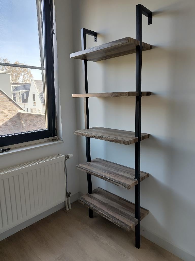 Wandrek / boekenrek met metalen frame, Ophalen, Gebruikt