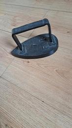 Zware ijzeren strijkijzer, Antiek en Kunst, Ophalen of Verzenden