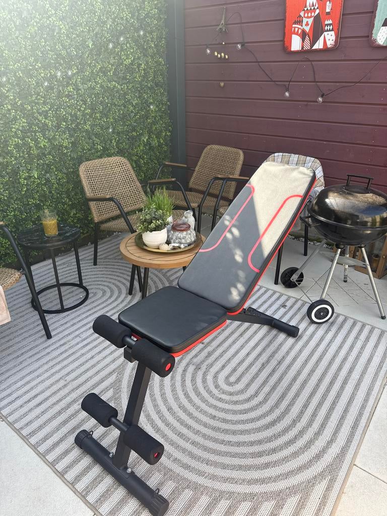 Home gym bank met gewichten en accessoires - uitstekende sta, Sport en Fitness, Fitnessmaterialen, Ophalen of Verzenden, Zo goed als nieuw