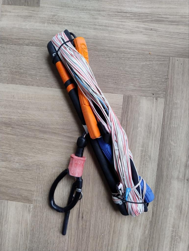Airush bar, Watersport en Boten, Kitesurfen, Gebruikt, 9 m², Bar, Geen board