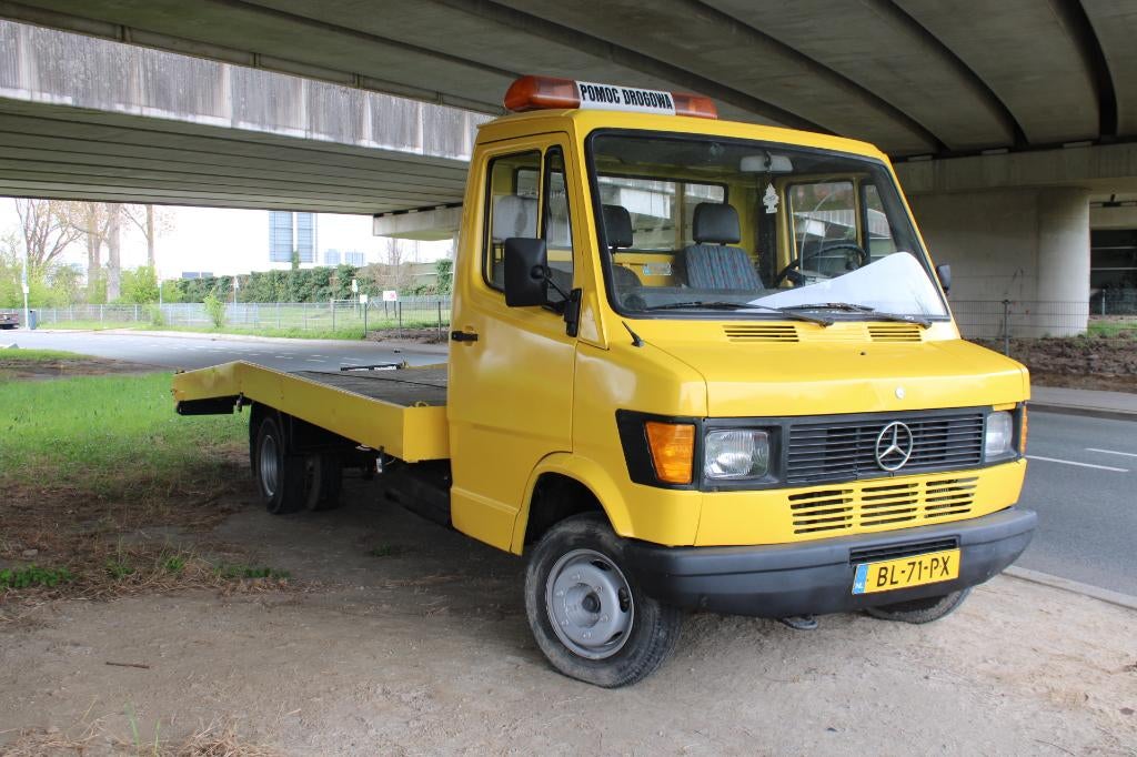 Mercedes-Benz 1985 410D 2.9D 100PK, Auto's, Bestelauto's, 13 km/l, Zwart, 100 pk, Particulier