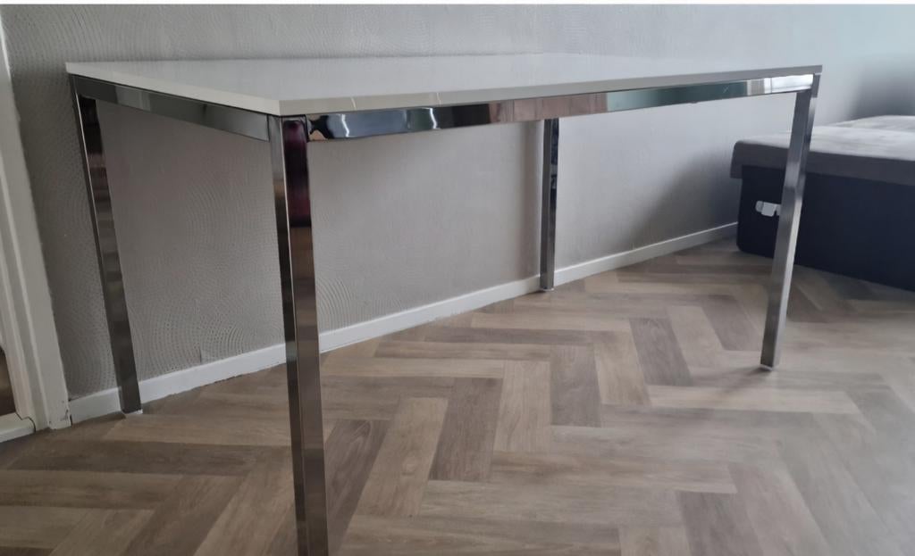 Torsby eetkamertafel - Strak en modern design, Ophalen, Gebruikt, 100 tot 150 cm, Overige materialen
