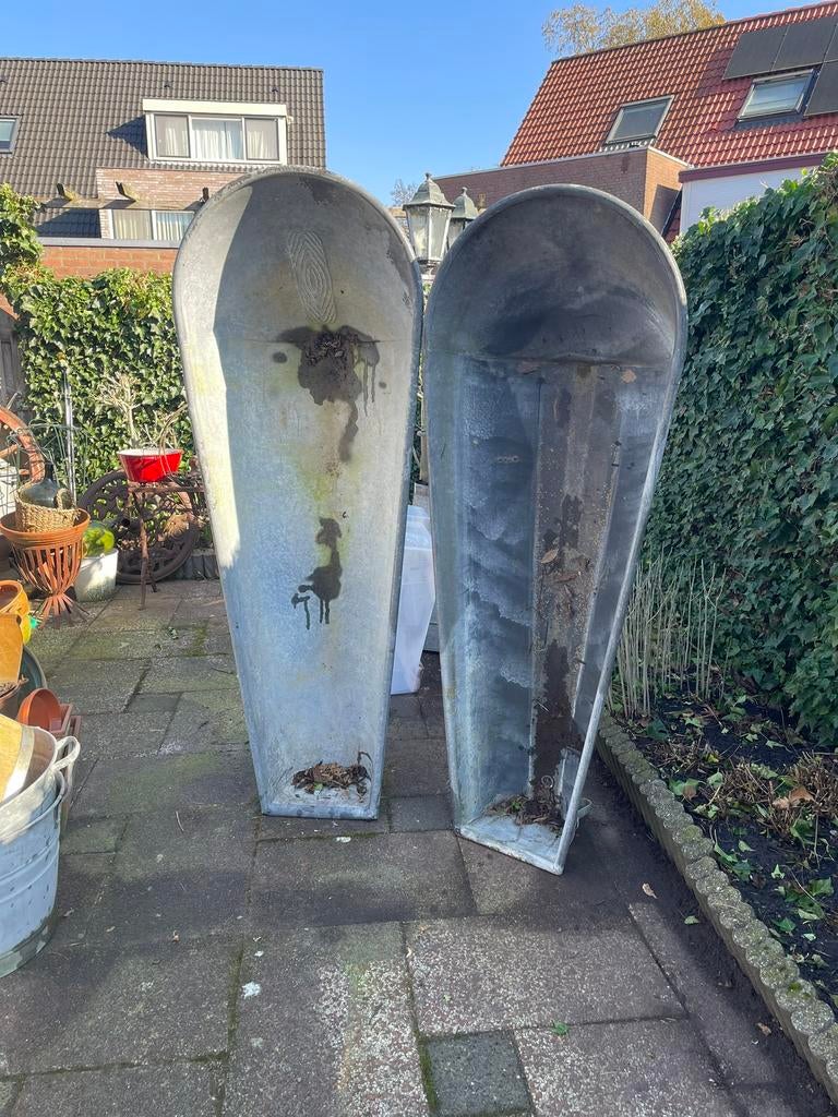 2 antieke badkuipen per stuk 125.€ plantenbakken, Tuin en Terras, Minder dan 30 cm, Rond, Ophalen of Verzenden, Zo goed als nieuw