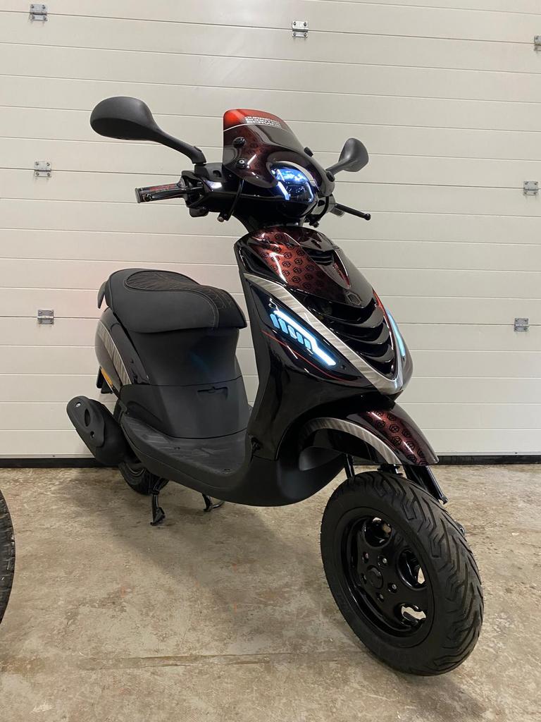 Piaggio zip | Brom | SP | Custom | Nielspaint | inruil mog, Ophalen, Piaggio, Piaggio, Maximaal 45 km/u