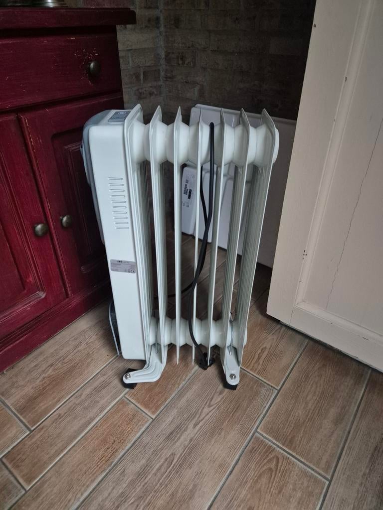 HotSerie Oliekachel - Compacte en Efficiënte Verwarming, Ophalen, 30 tot 80 cm, Gebruikt, Kachel