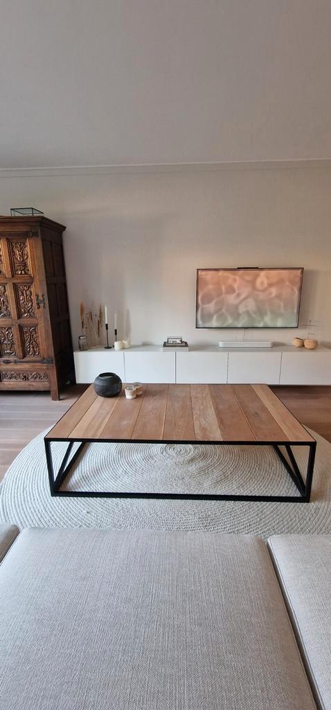 Industriële salontafel stalen frame eiken blad, Huis en Inrichting, Stoffering | Vloerbedekking, Zo goed als nieuw, Overige typen