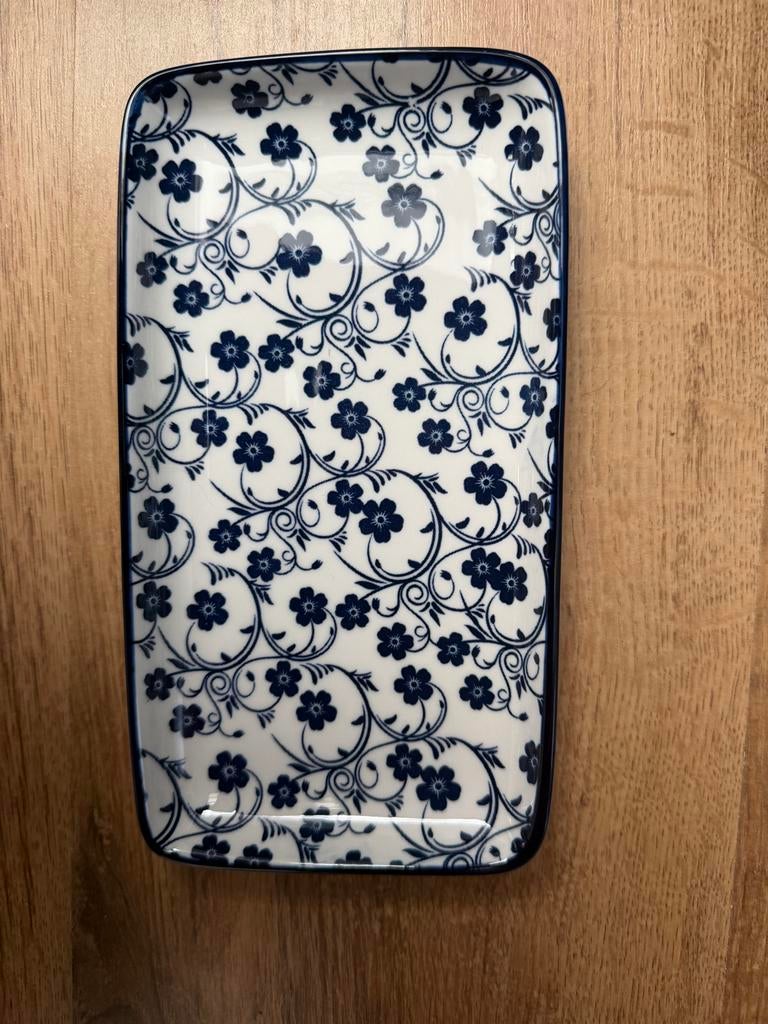 Decoratief schaaltje met blauw bloemenpatroon, Keramiek, Ophalen of Verzenden, Overige stijlen, Schaal of Schalen