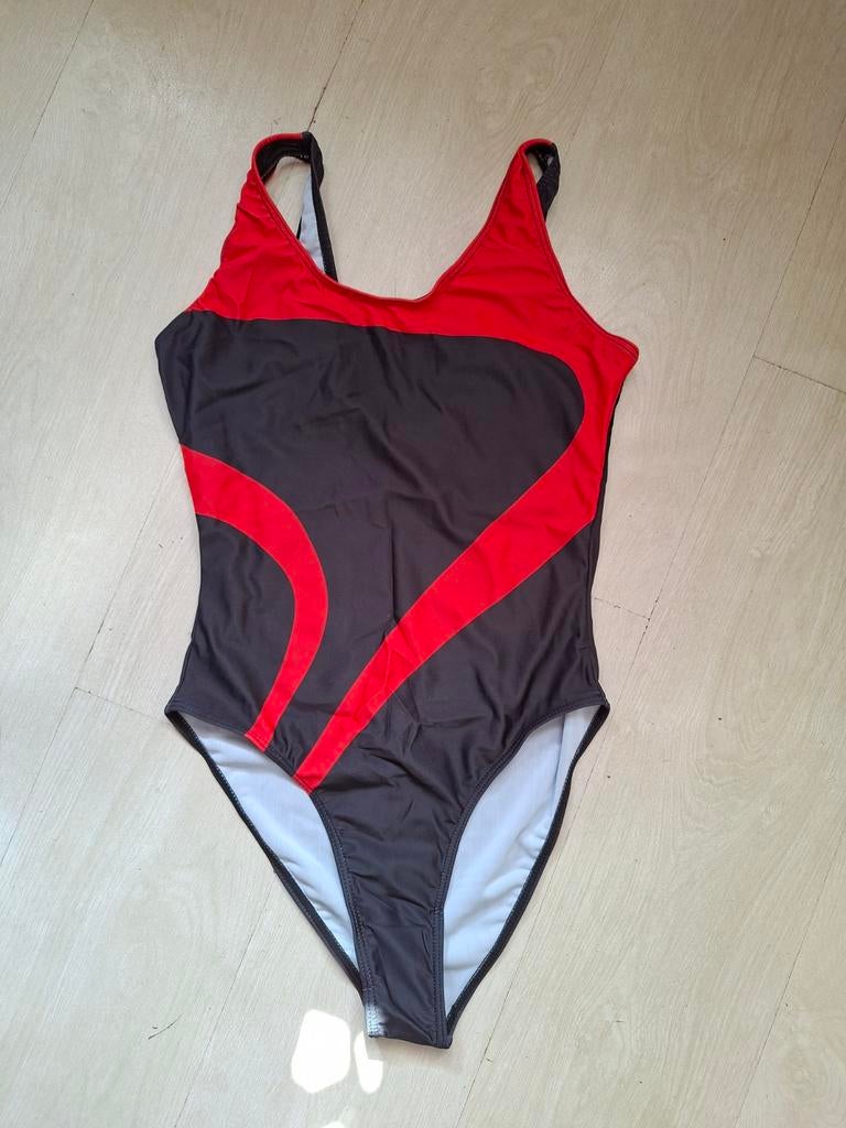 Zwart-rood badpak - Maat M, nieuw, Zwart, Nieuw, Badpak, Ophalen of Verzenden