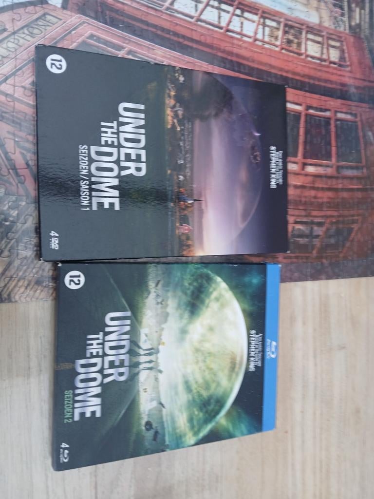 DVD Under the Dome seizoen 1 &2, Ophalen of Verzenden, Zo goed als nieuw, Oorlog of Misdaad