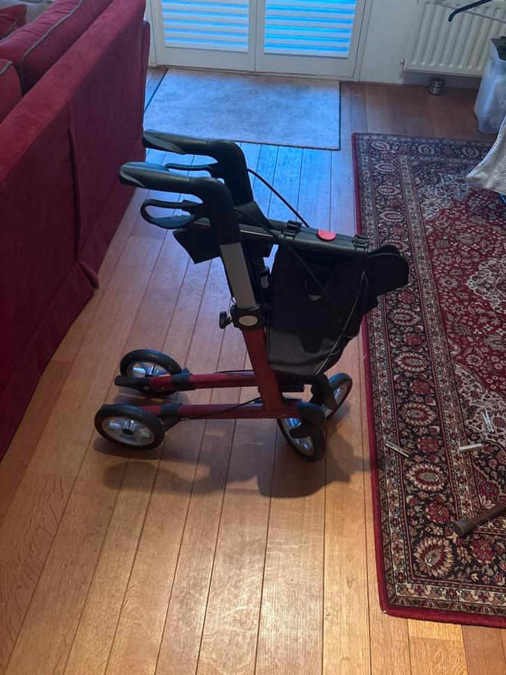 Opvouwbare rollator lichtgewicht, Diversen, Rollators, Zo goed als nieuw, Lichtgewicht, Opvouwbaar, Ophalen of Verzenden