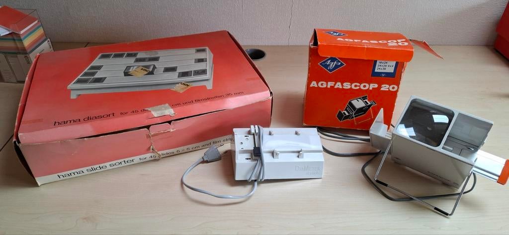 Agfascop 20 diaprojector met Hama diasorteerder en diasnijde, Audio, Tv en Foto, Diaprojectors, Ophalen of Verzenden