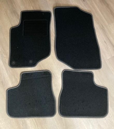 Mattenset voor een Peugeot 207, Info@schoenek.de, Nieuw, Ophalen of Verzenden, Gabor-Schönek-Straße 1 -5, 93149 Nittenau