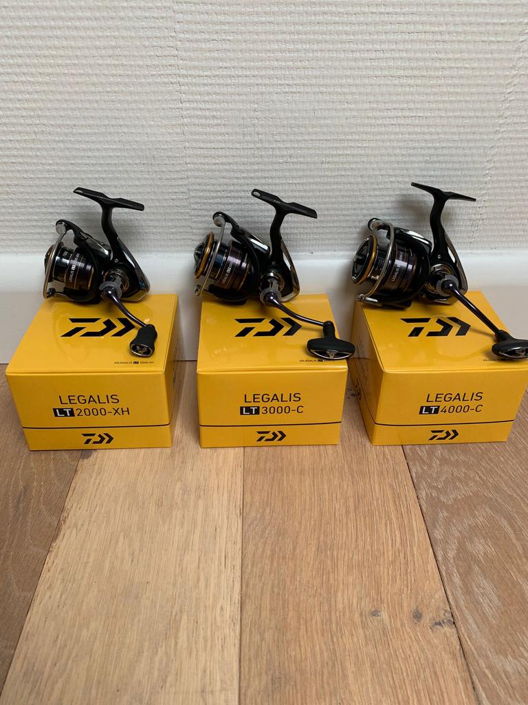 Nieuwe Daiwa Legalis LT 2000-XH molens, 5 lagers, Molen, Daiwa, Nieuw, Ophalen of Verzenden