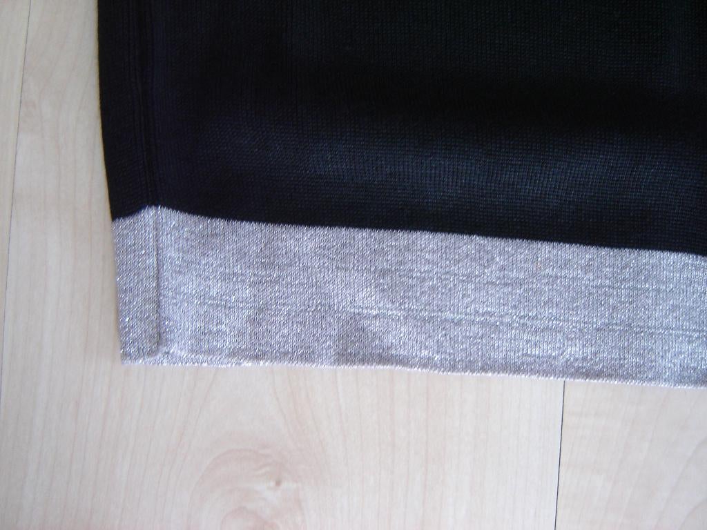 Nieuw, zwarte rok met zilver onderkant, maat 42-44, Kleding | Dames, Rokken, Zwart, Maat 42/44 (L), Nieuw, Ophalen of Verzenden