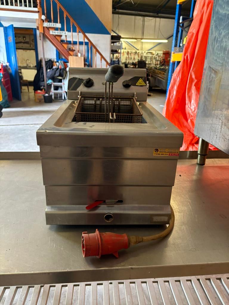 Horeca Frituurpan 16 Ampère, 4 liter of meer, Ophalen, Gebruikt