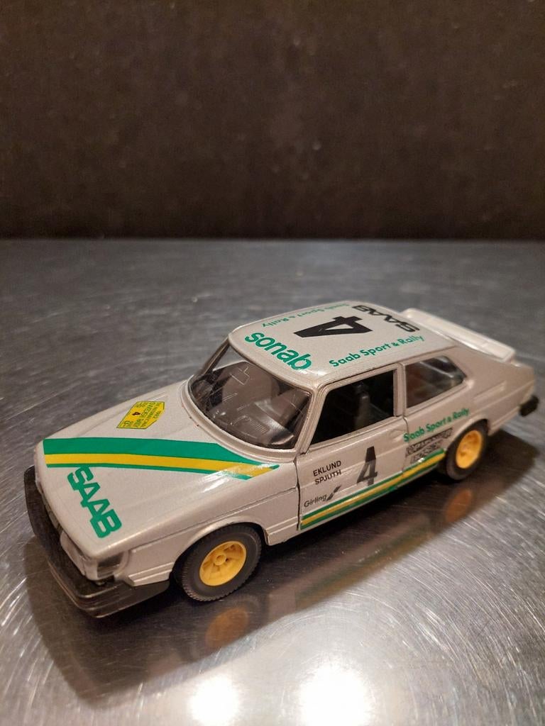 Saab sportwagen/ vintage /1:27/saab rally auto/eklund/spjuth, Hobby en Vrije tijd, Modelauto's | 1:24, Ophalen of Verzenden, Zo goed als nieuw