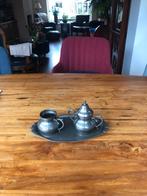 Tinnen fruitschaal, melk en suiker kannetjes en bierkan, Antiek en Kunst, Antiek | Tin, Ophalen