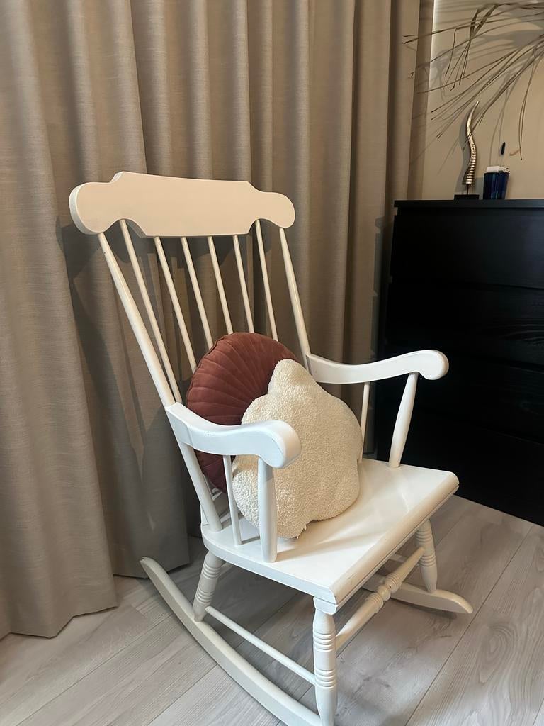 Witte schommelstoel voor kinderkamer of babykamer, Gebruikt, Wit, Ophalen of Verzenden, Eén